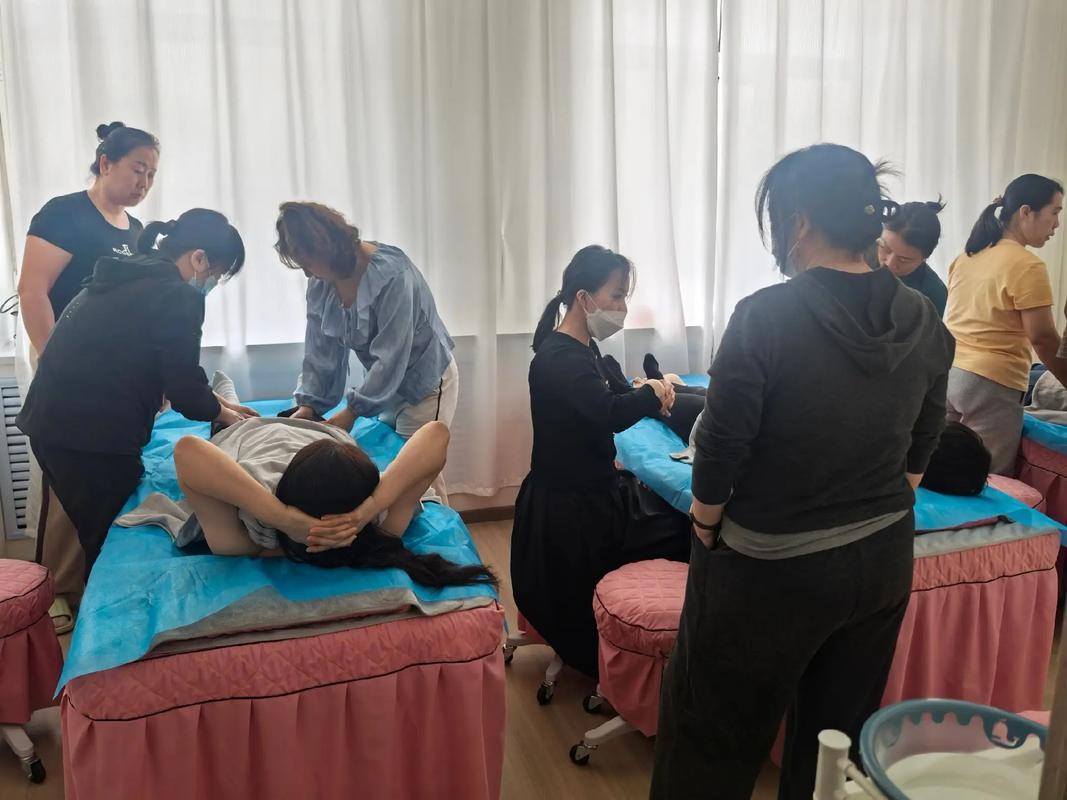 阿榮旗韻味媽媽高級無痛經(jīng)絡(luò)催乳師培訓(xùn)班開班 掌握一技之長的理想選擇