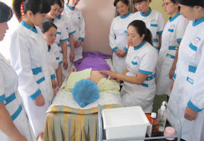 專業(yè)家政服務(wù) 月嫂育嬰醫(yī)陪與深度清潔，一站式滿足家庭精細(xì)化需求